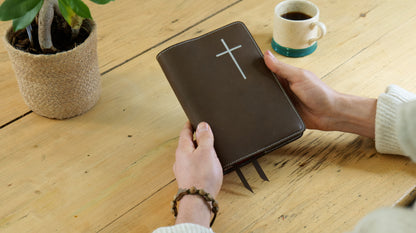 Couverture de bible en cuir - Croix