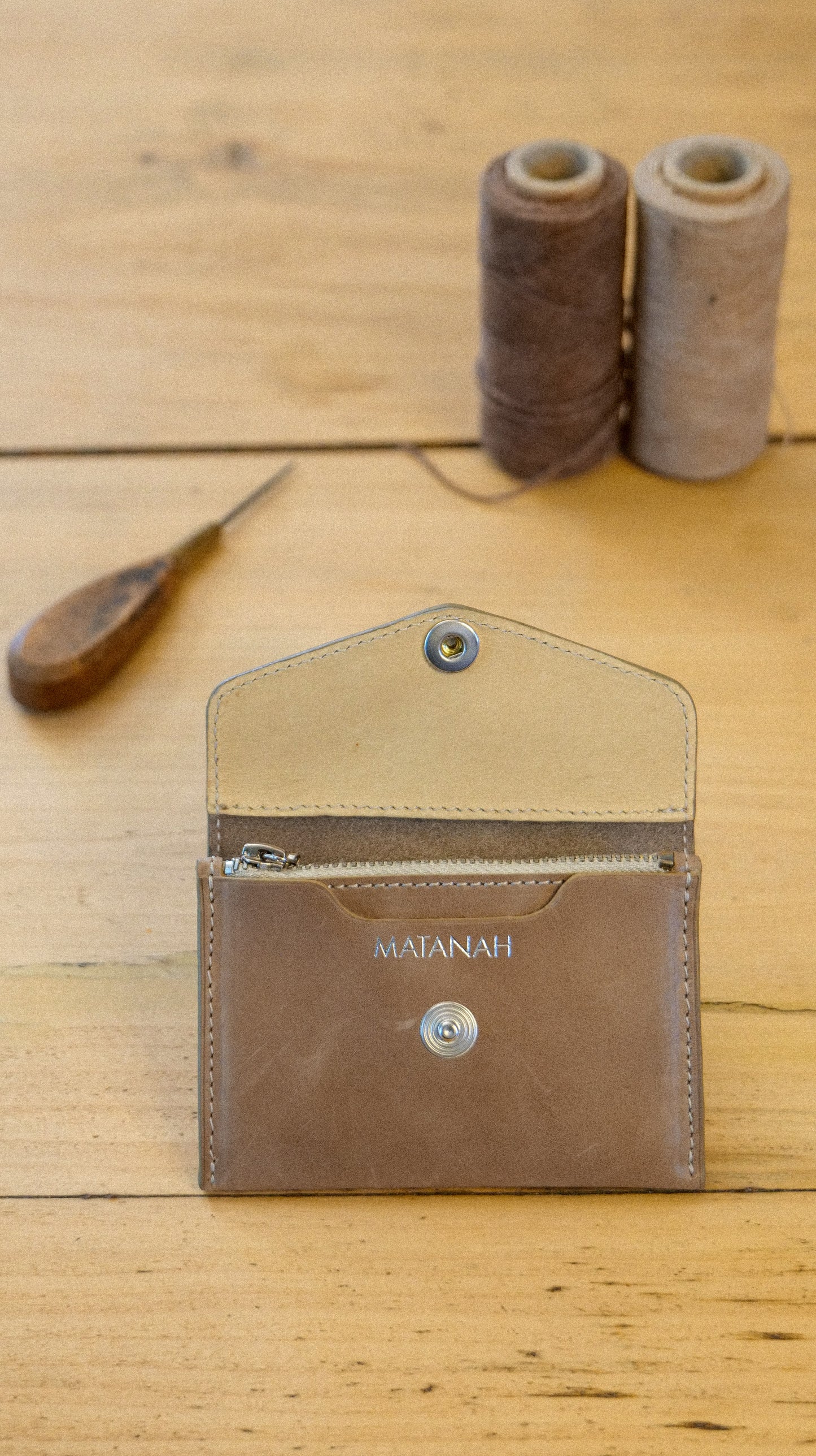 L'Essentiel - Porte-monnaie compact en cuir